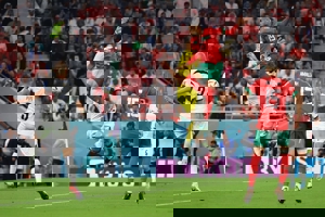بیاعتنا به جاذبه، اجرای فن CR7 برای پایان رونالدو!