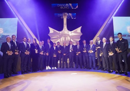 دیوگو کاستا بالاتر از مهاجم بوشهری قرار گرفت / گلر پرتغال جایزه طارمی را از چنگالش ربود