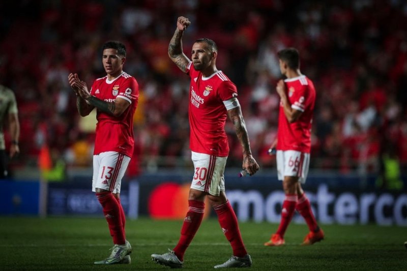 پیراهن خاص بنفیکا فقط مخصوص این دو قهرمان!