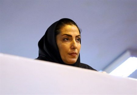 ناهید کیانی روی قول و قرارش نماند / مداح: با نظر ساعی به عنوان سرمربی ادامه میدهم