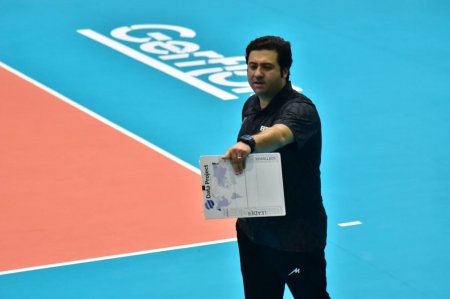 مربی تیم ملی در گفت و گو با ورزش سه؛ / بردن تیم عطایی لطمه‌ای به رفاقت ما نمی زند!