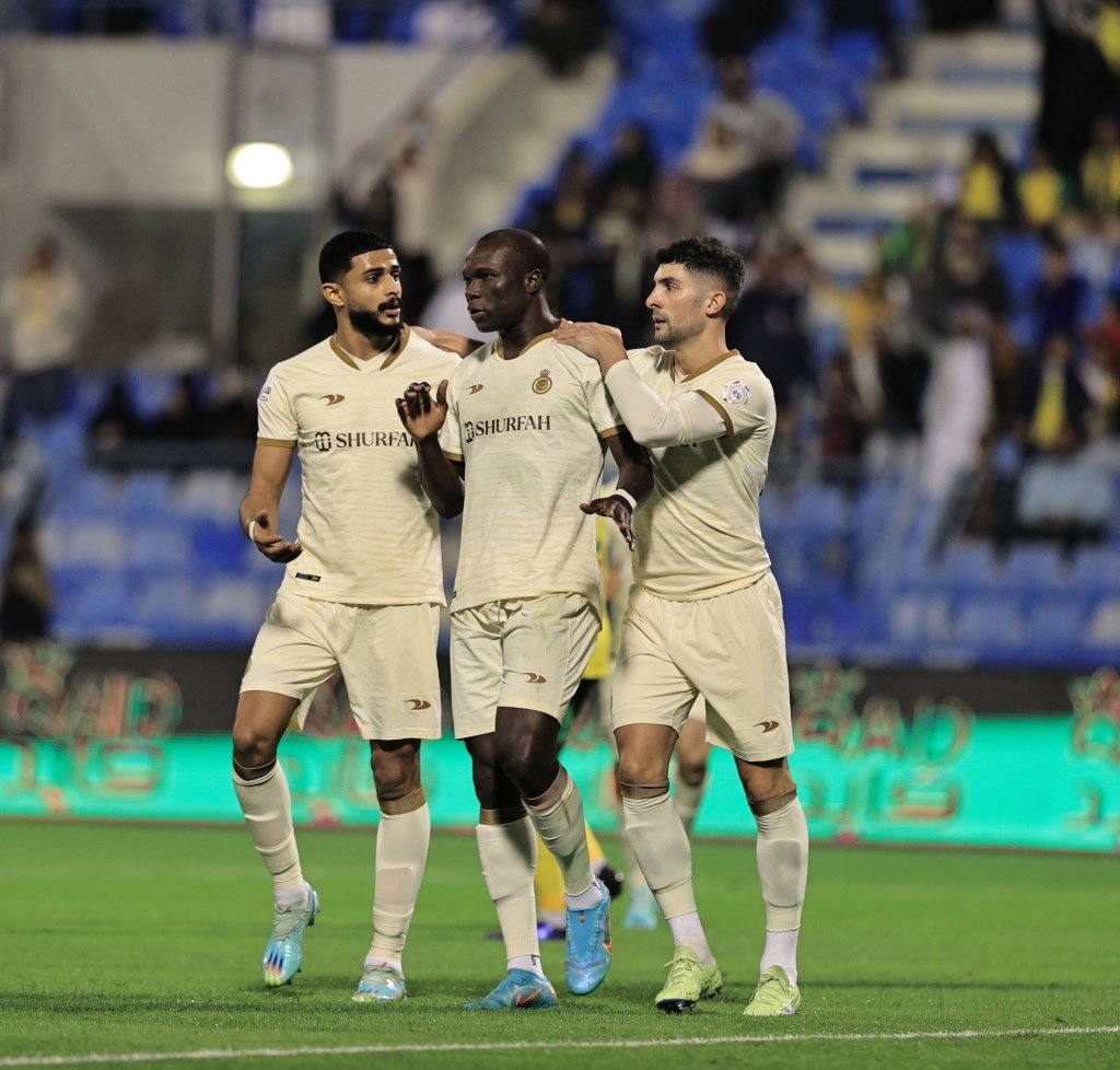 تعویض عجیب وینسنت ابوبکر / رقیب رونالدو در النصر، وسط بازی قهر کرد و رفت! 2