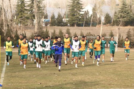این برزیلی خیال ساپینتو را از خط دفاع راحت کرد / گزینههای محدود سرمربی استقلال در خط دفاع