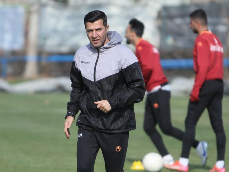 منافی: پرسپولیس تمرکز نکند قهرمان نمی‌شود