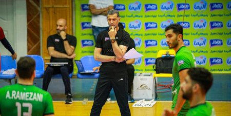 بی‌تفاوتی سرمربی تیم ملی والیبال از افت تیم باشگاهی‌اش