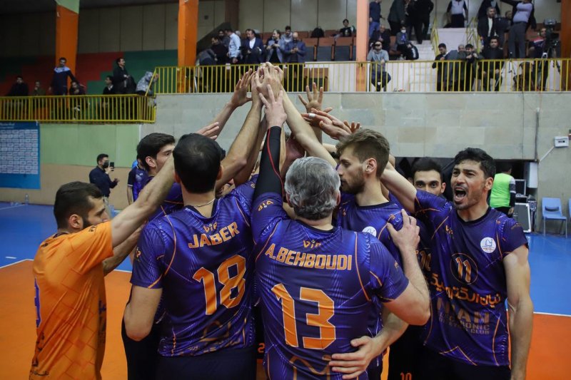 به خودمان باختیم، نور سالن هم استاندارد نبود! 2