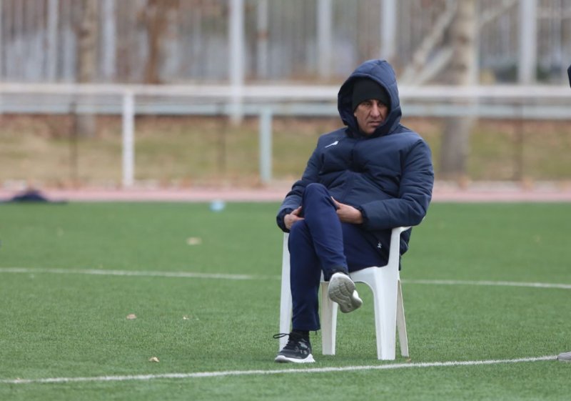 افشاریان، داورانش را به خط کرد (عکس)