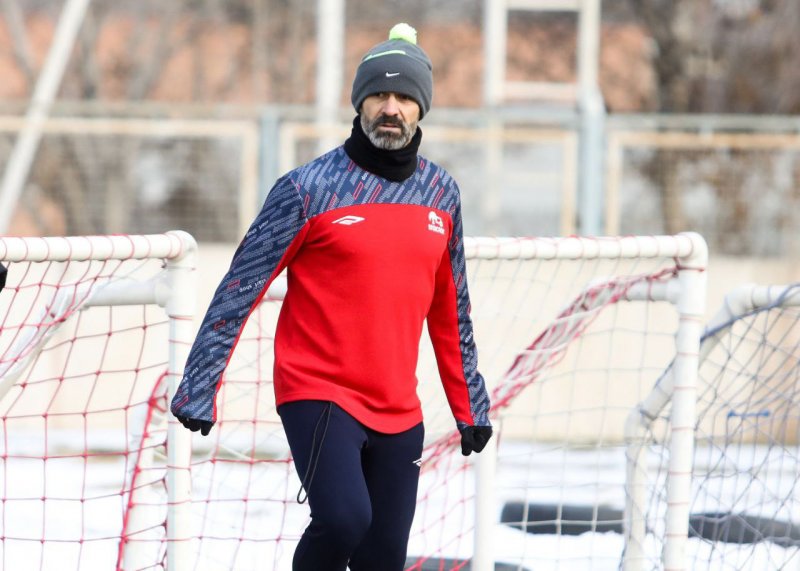 پایان شایعات درباره سرمربی اسپانیایی تراکتور