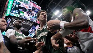 درگیری در NBA: ستاره‌ها به جان هم افتادند (عکس)