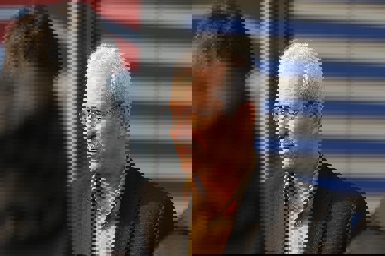 1793915