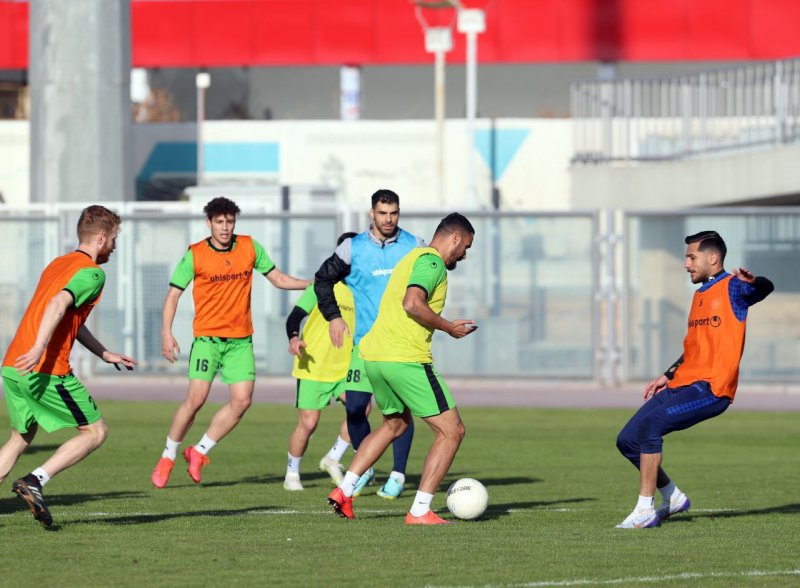 ادامه تمرینات گلگهر برای دیدار شش امتیازی