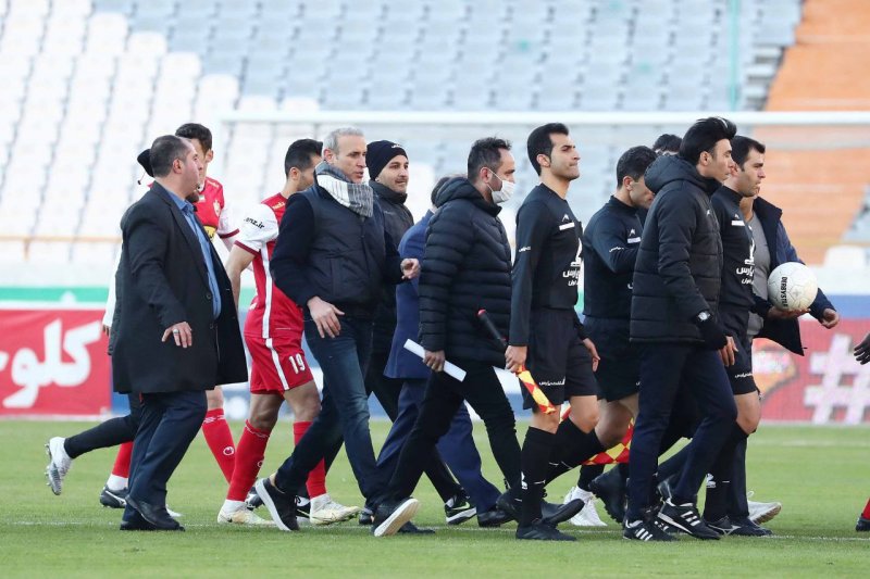 بیلیاردباز مقابل حریف خندان، گلمحمدی در تردید