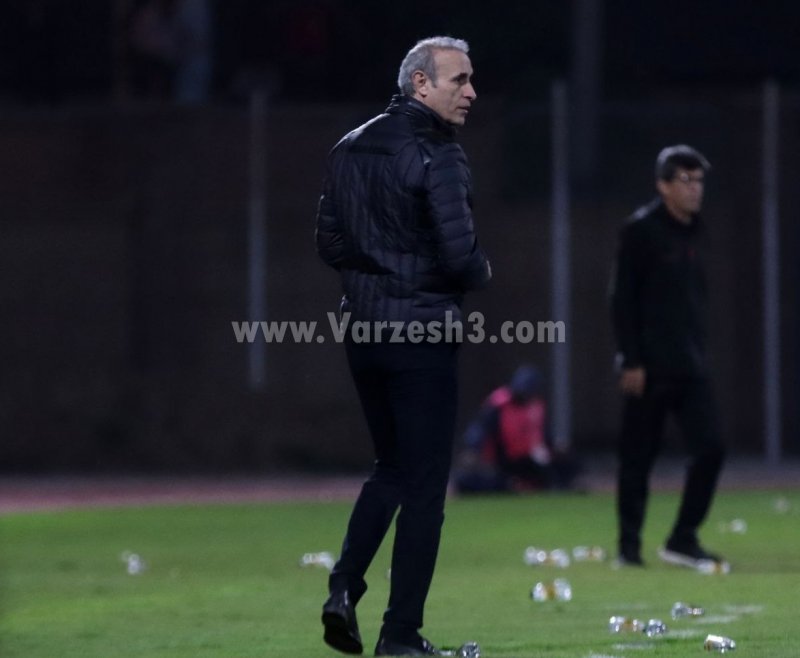 دو دلیل نرسیدن گلمحمدی به نشست خبری