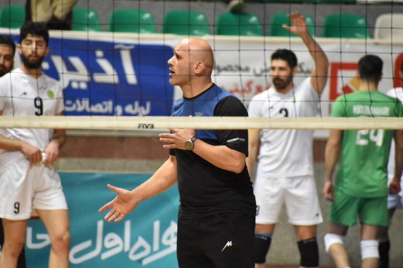 یک‌مدعی، قهرمان فصل پیش و صدرنشین را بردیم