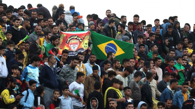 پرچم برزیل و فولاد در آبادان بالا رفت