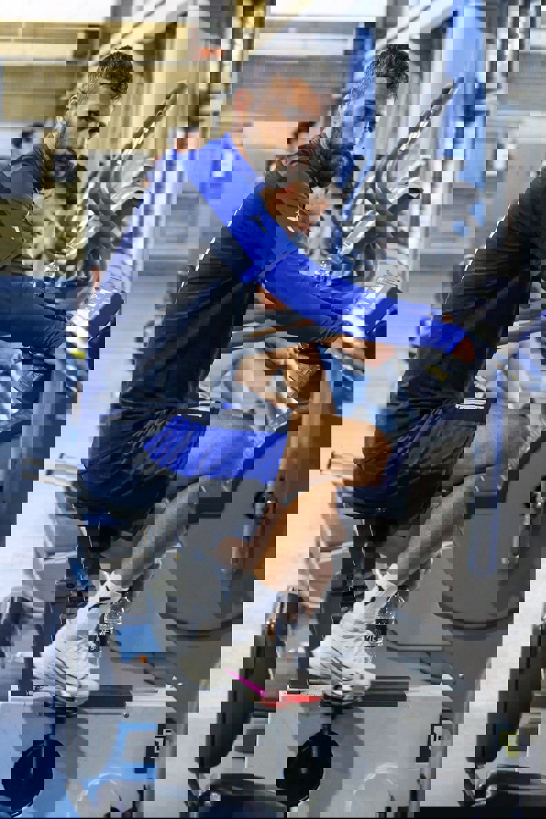 1800205