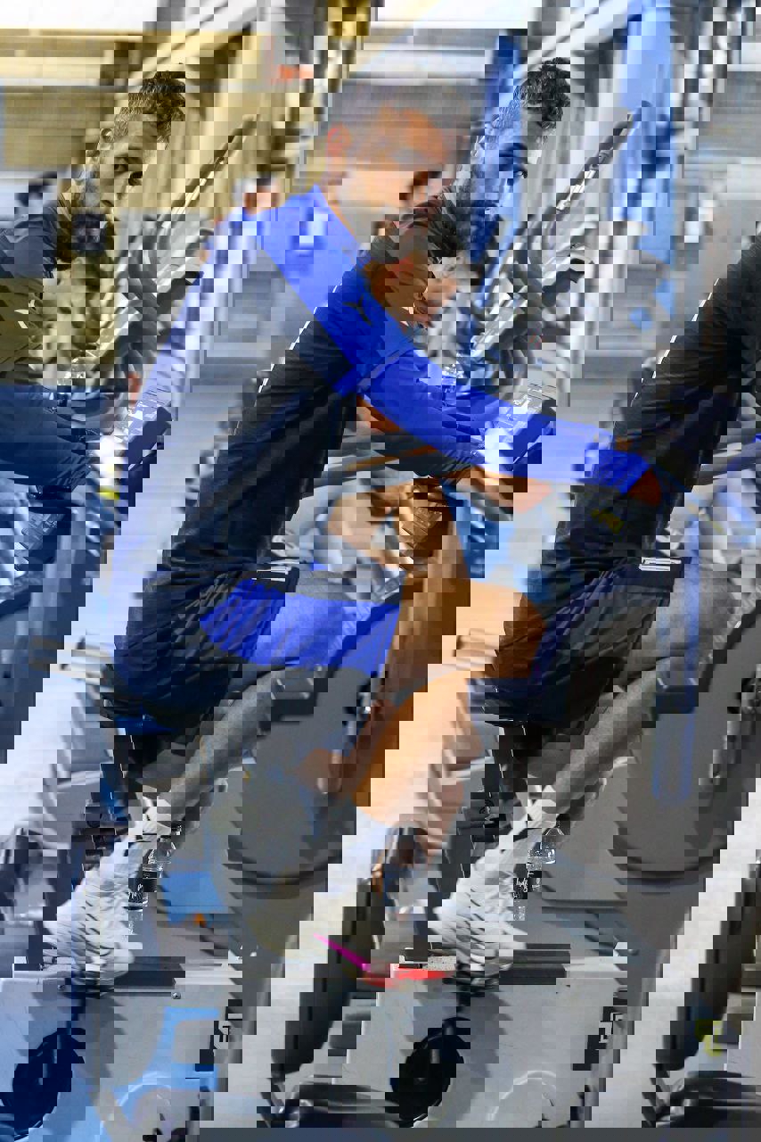 1800205