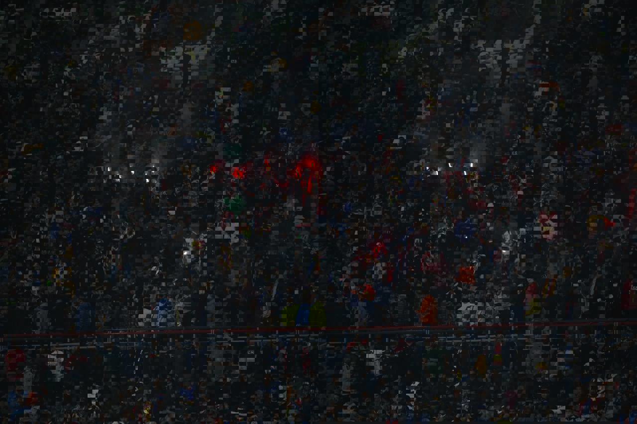 1800300