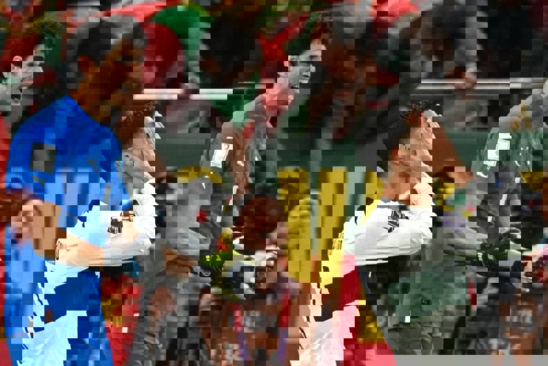 1800549