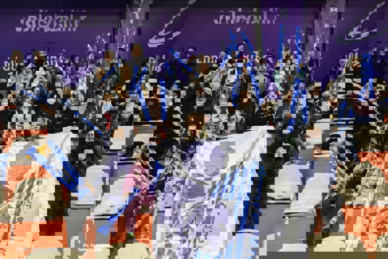 1800586