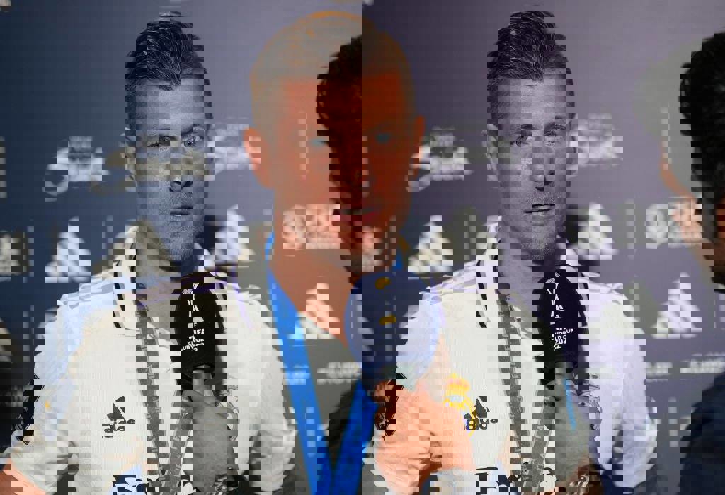 1800878