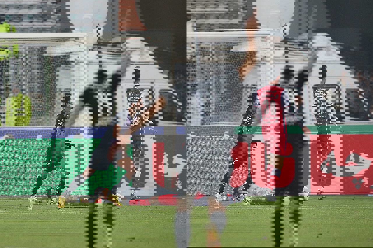 1801560