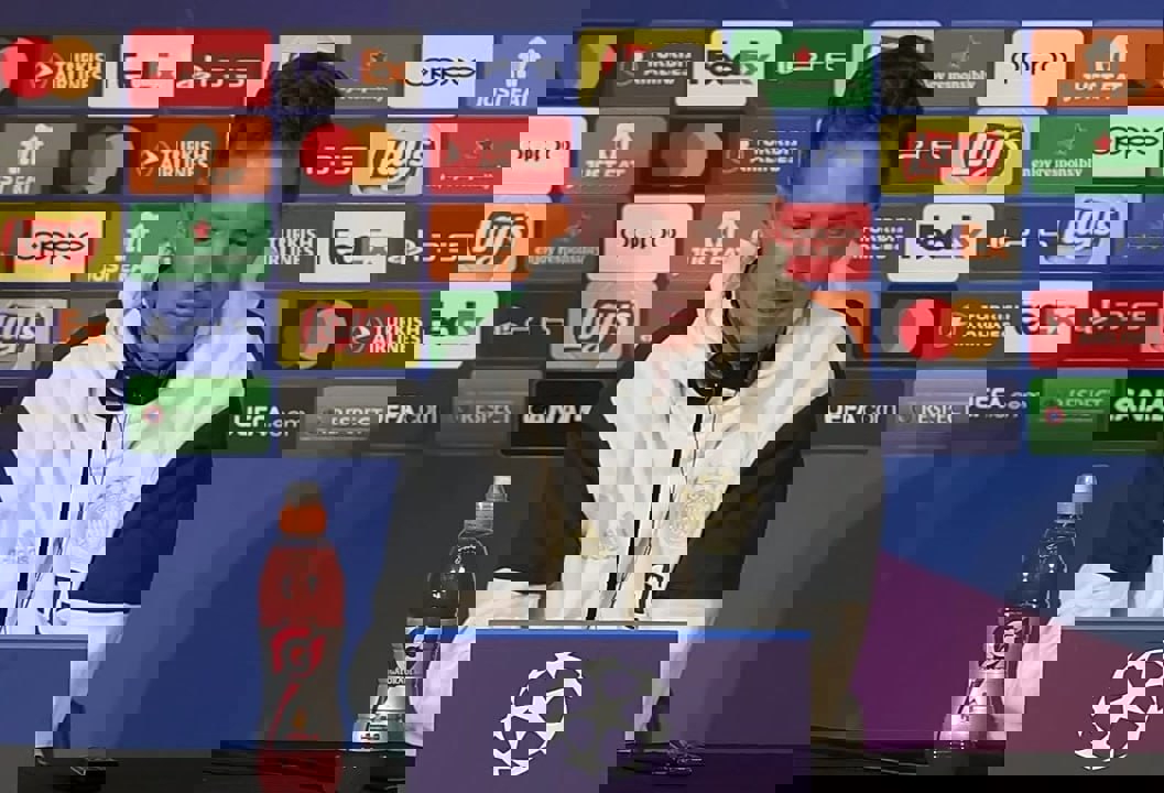 1801563