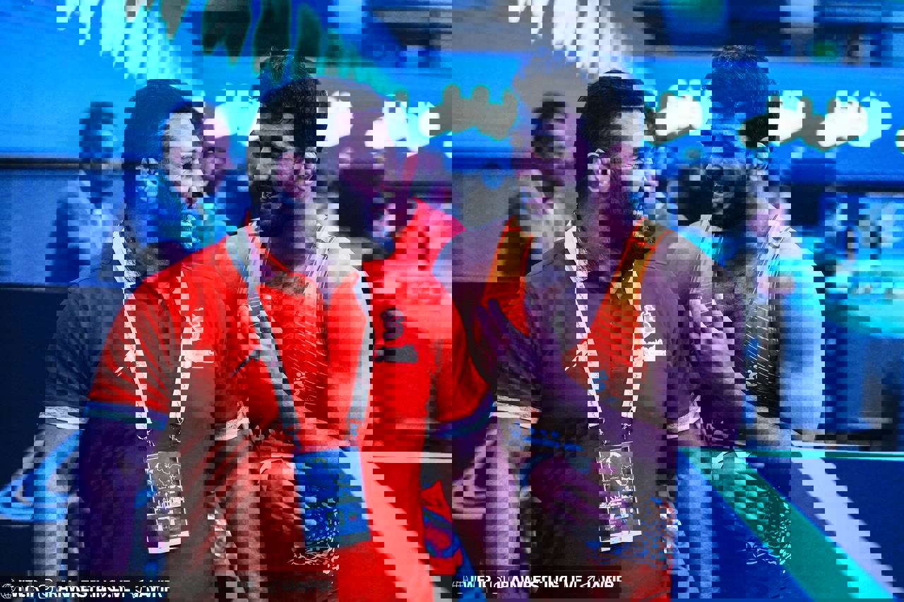 1802879