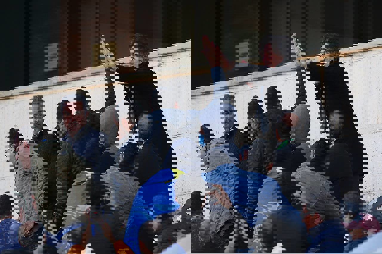 1804158