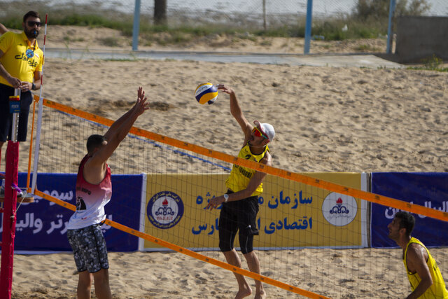 برگزاری مسابقات لیگ برتر والیبال ساحلی در بوشهر