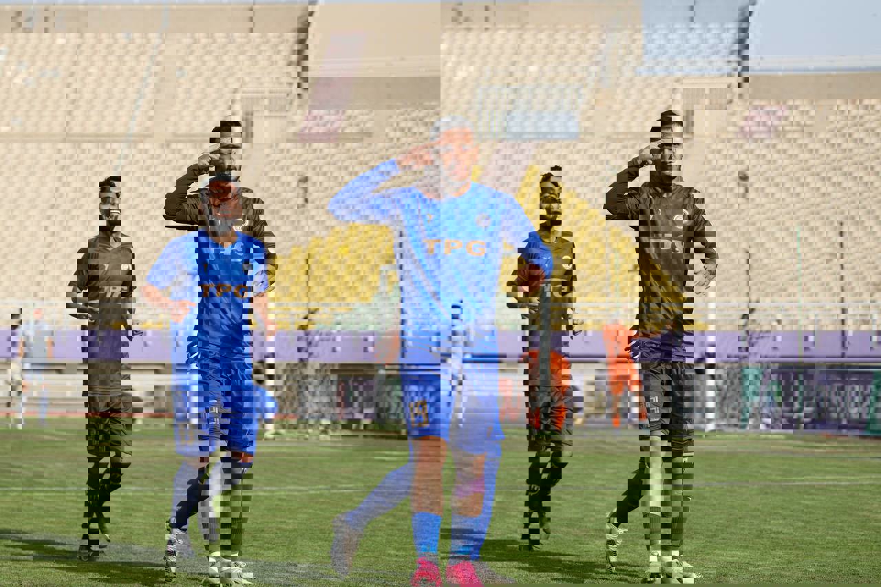 1804582