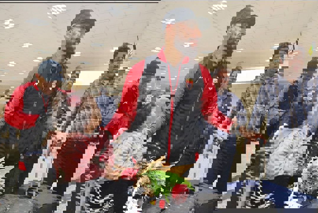 1805494