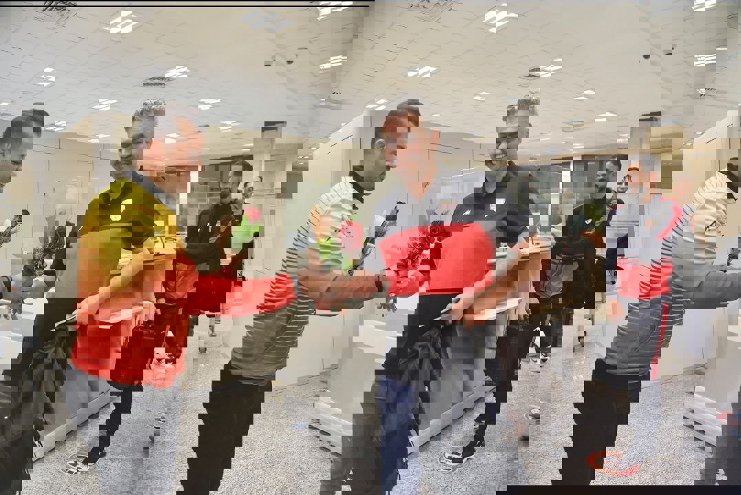 1805492