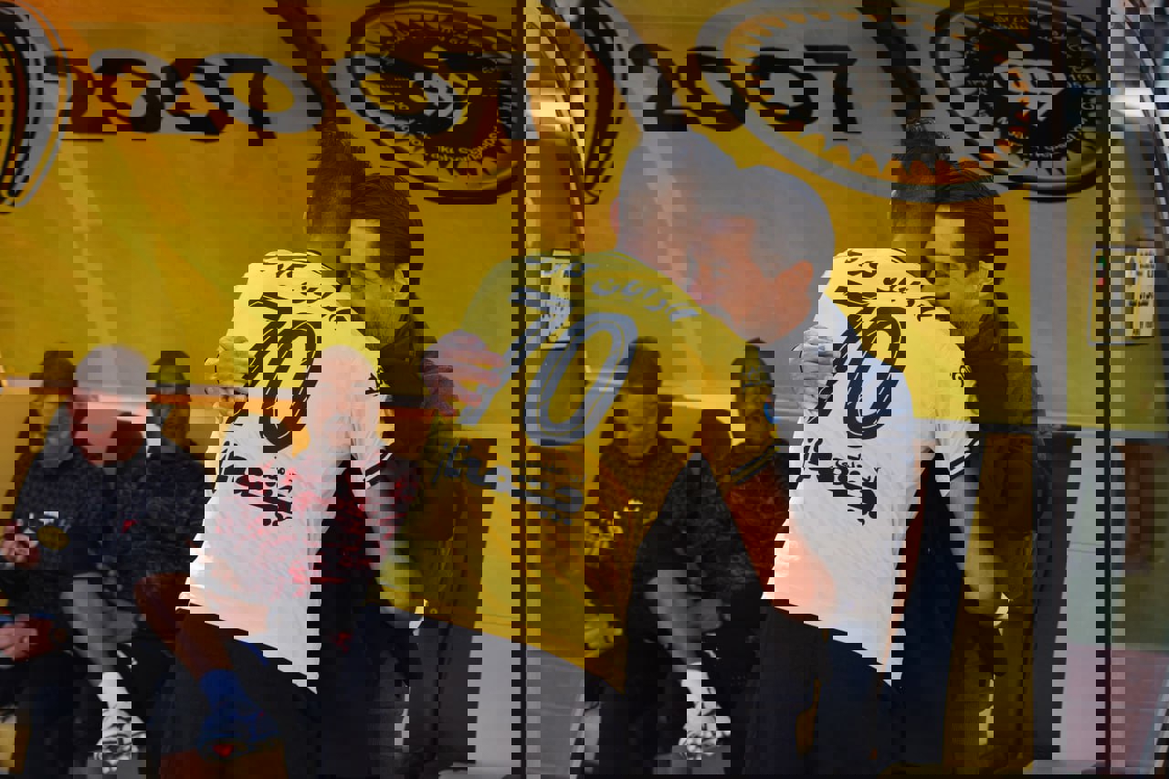 1805589
