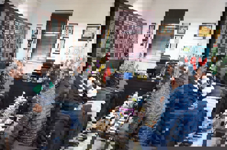 1805582