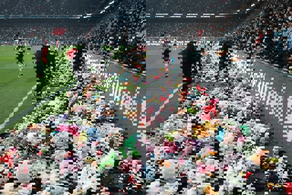1806186
