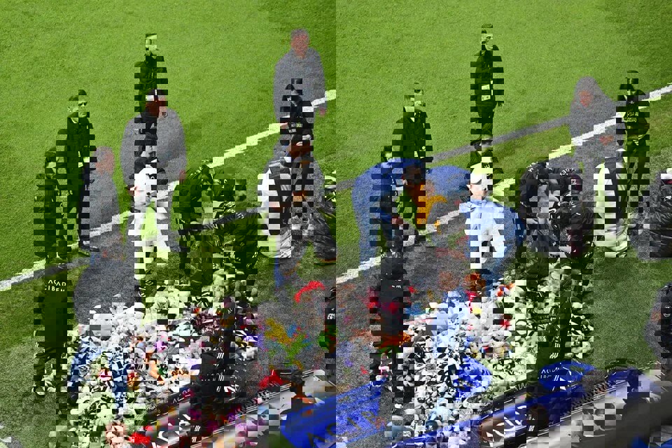 1806189