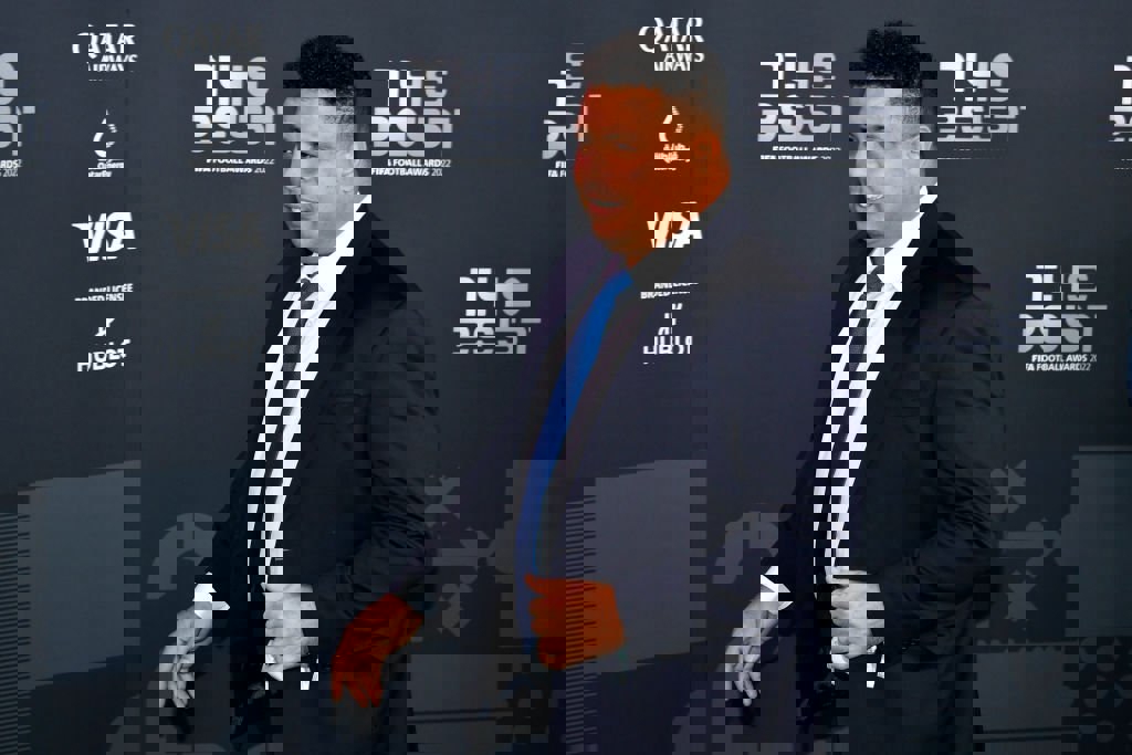 1806653