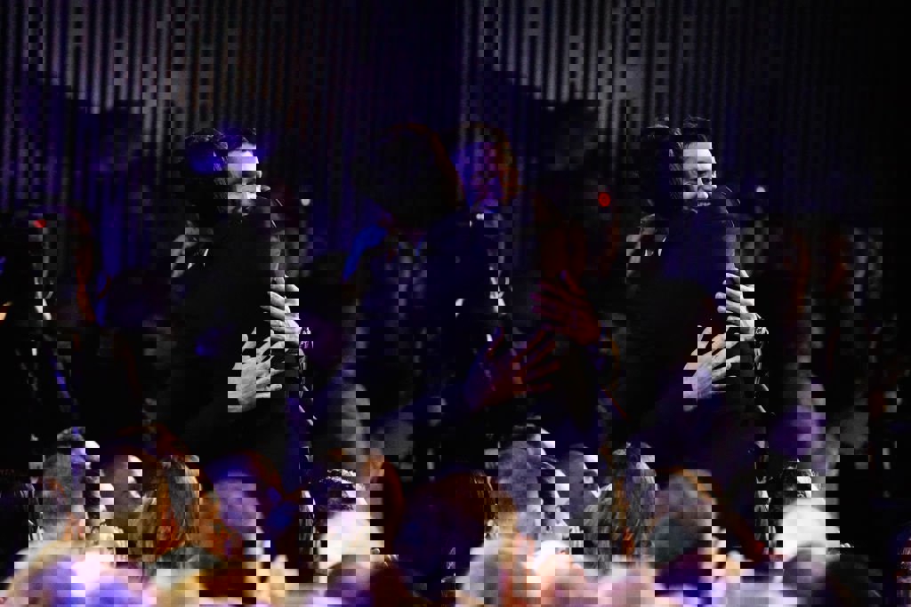 1806687