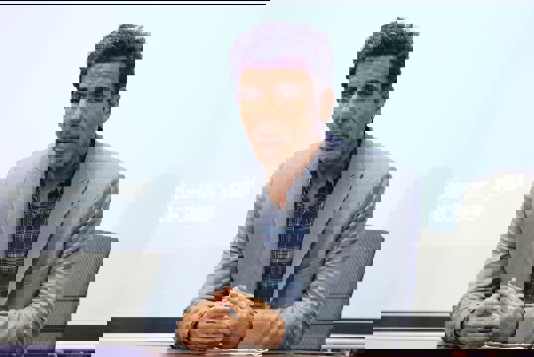 1806982