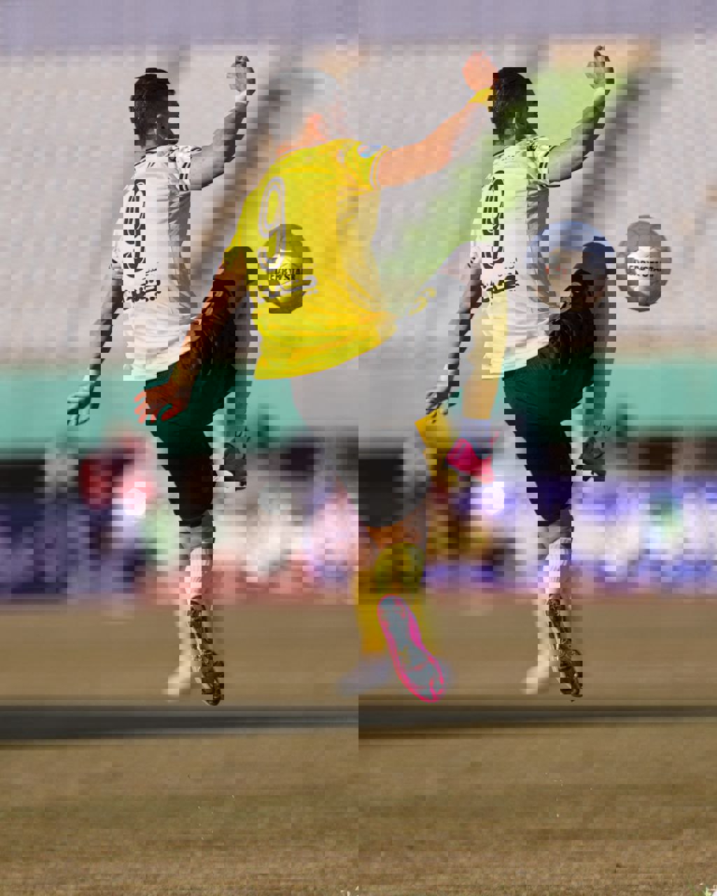 1807233