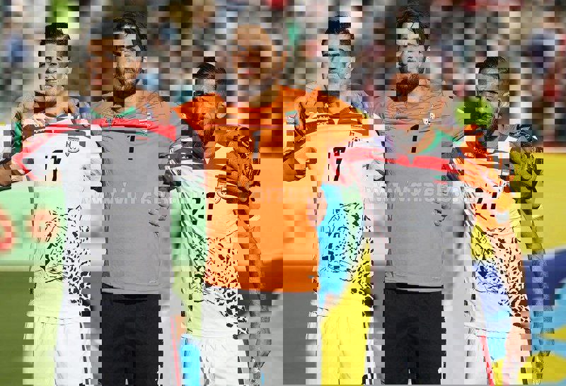 1807689