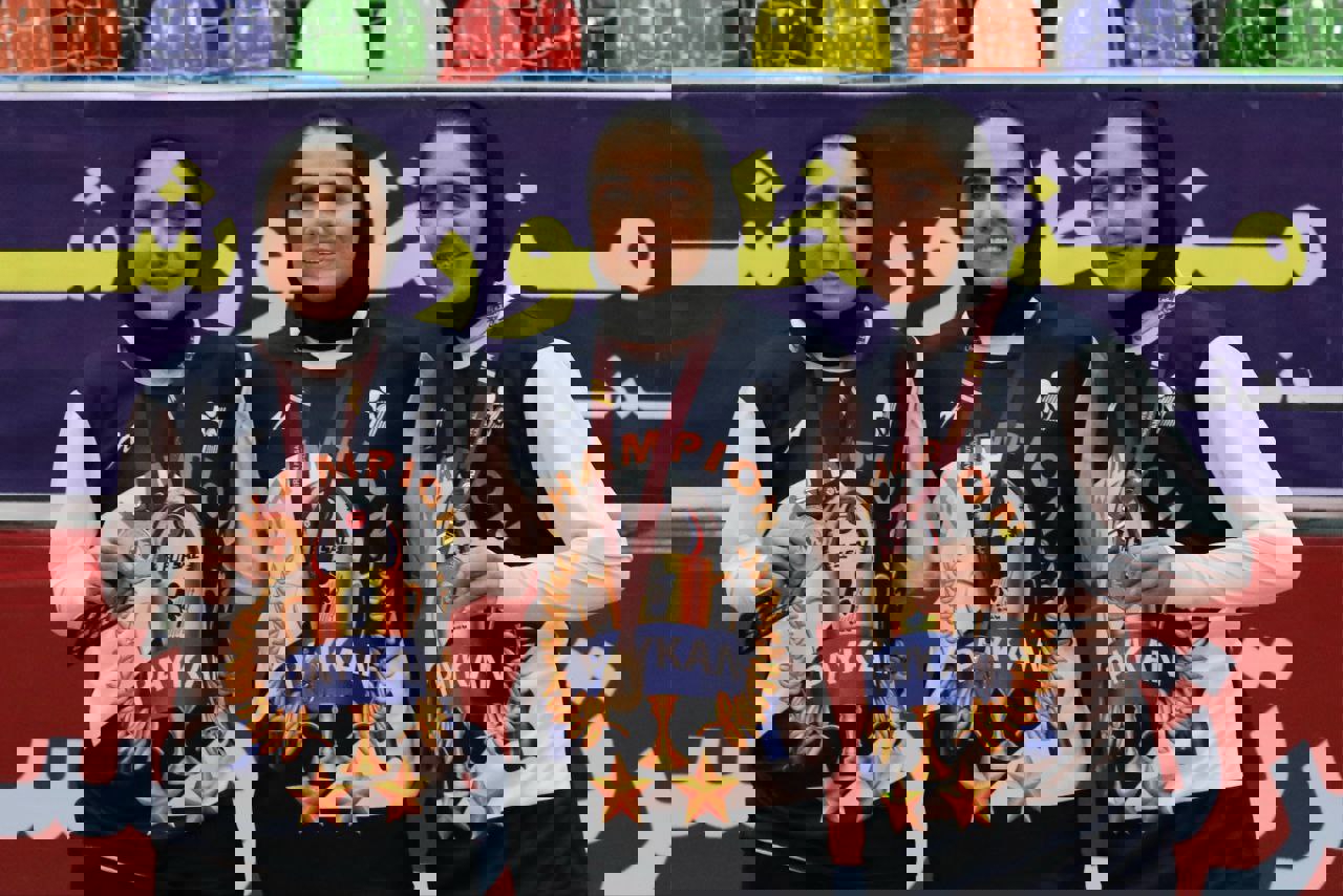 1807838