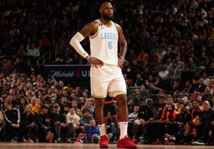 لیگ NBA/ ستاره لیکرز، 3 هفته دور از میادین