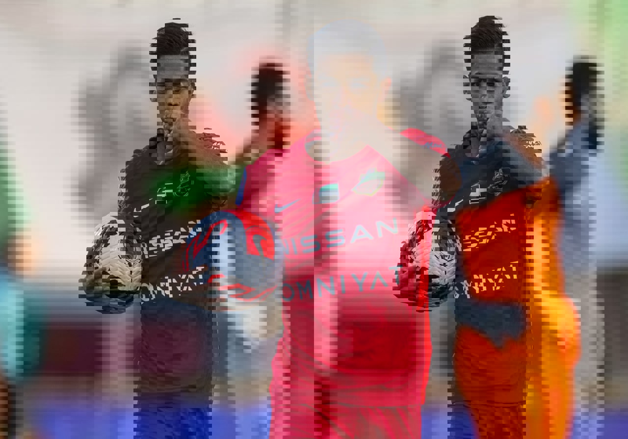 1828158