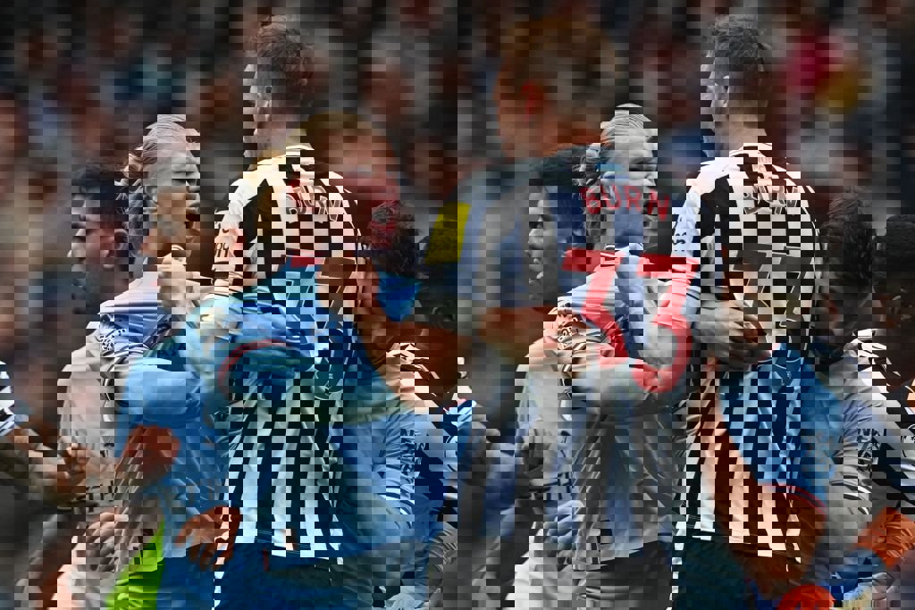 1828287