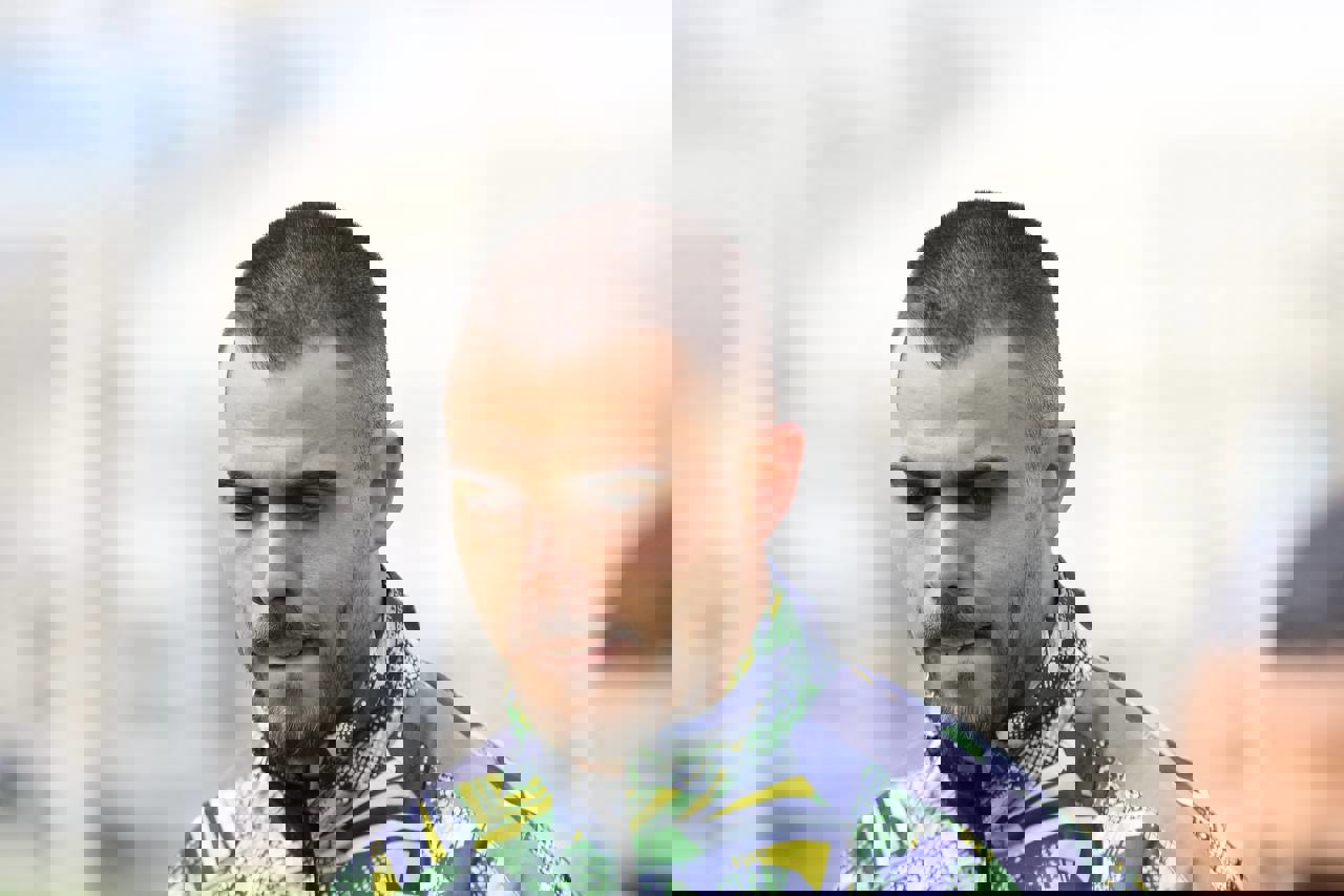 1828476