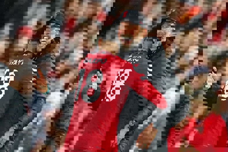 1828896