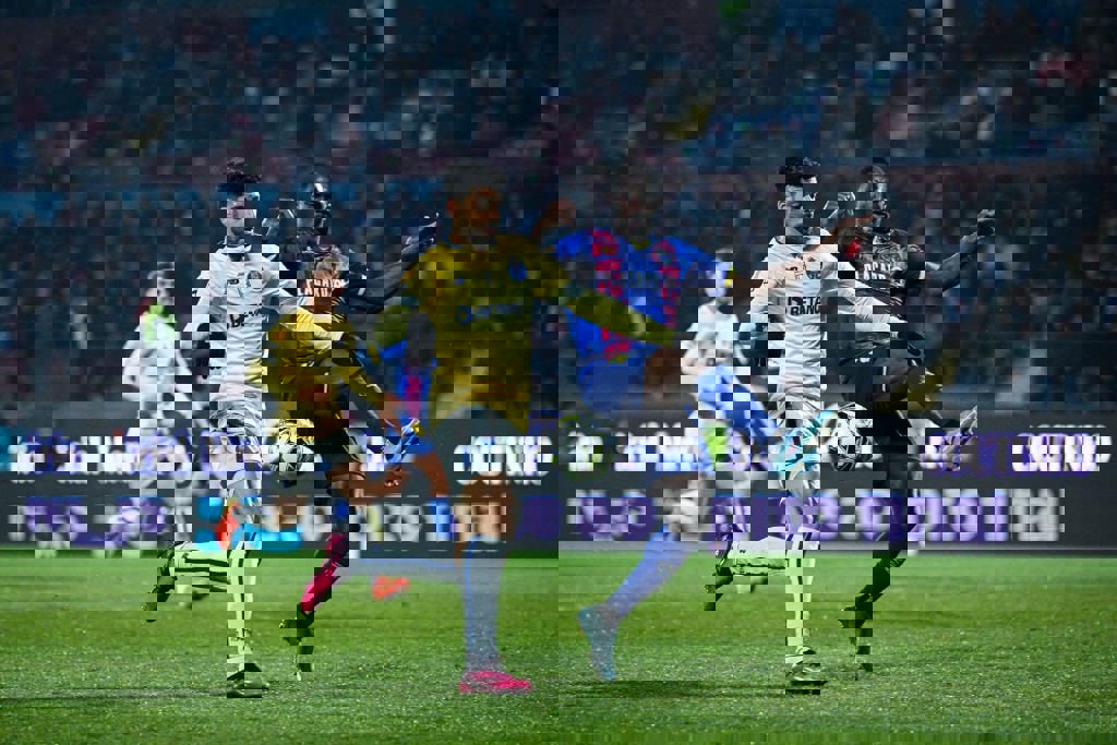 1828515