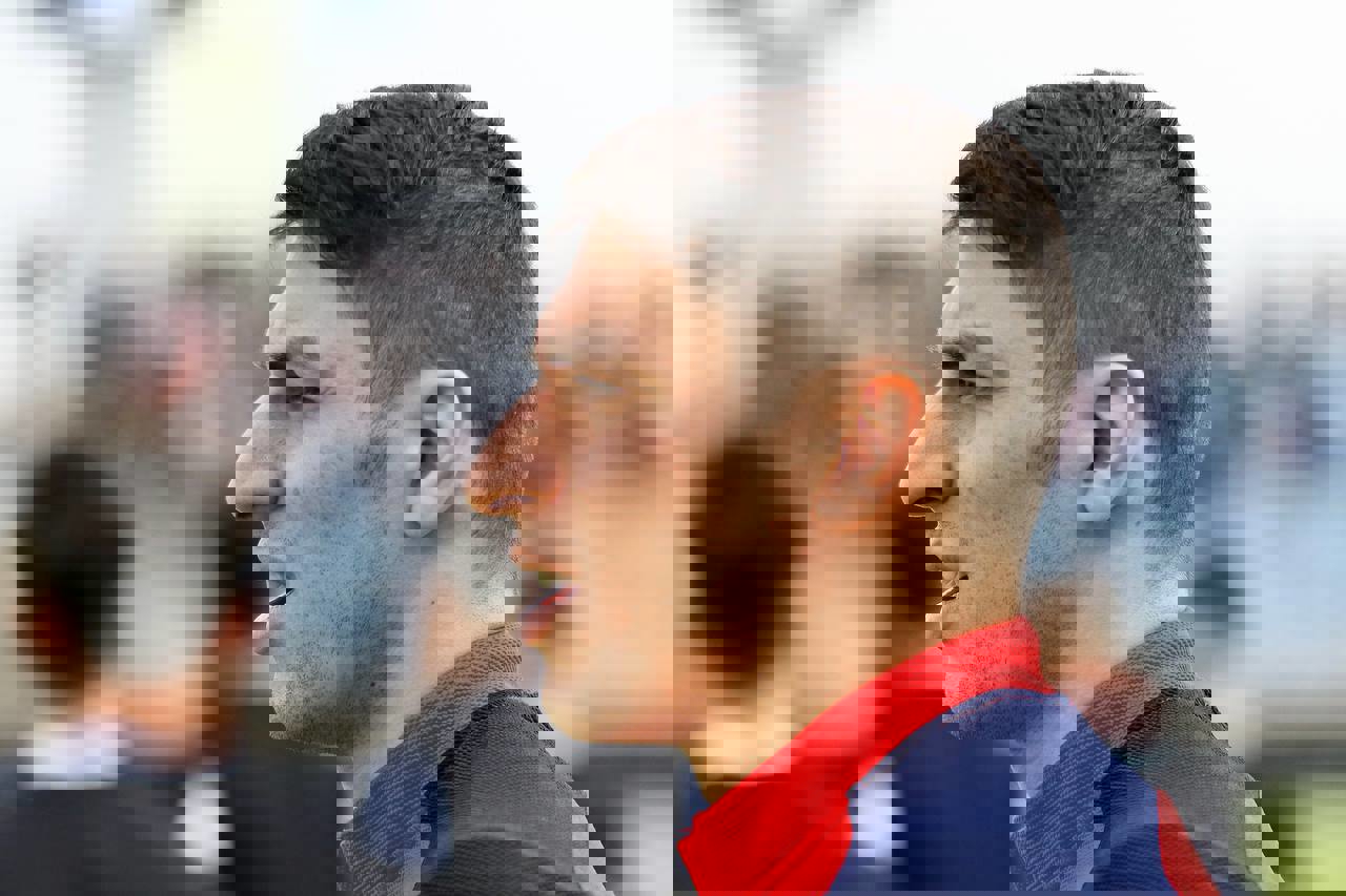 1828479